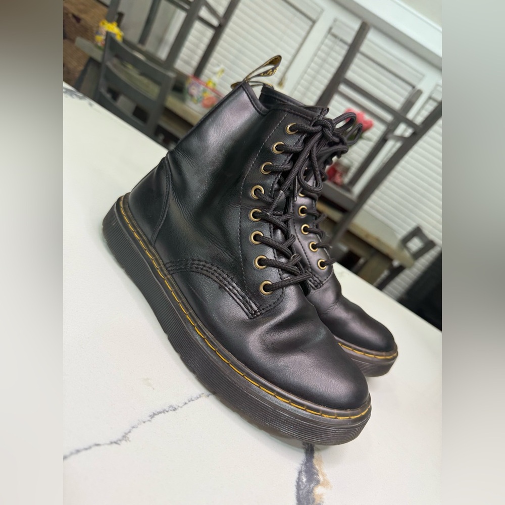Doc Martens Zavala Leather Combat Boots Woman 8 Men 7 Black Air Wair